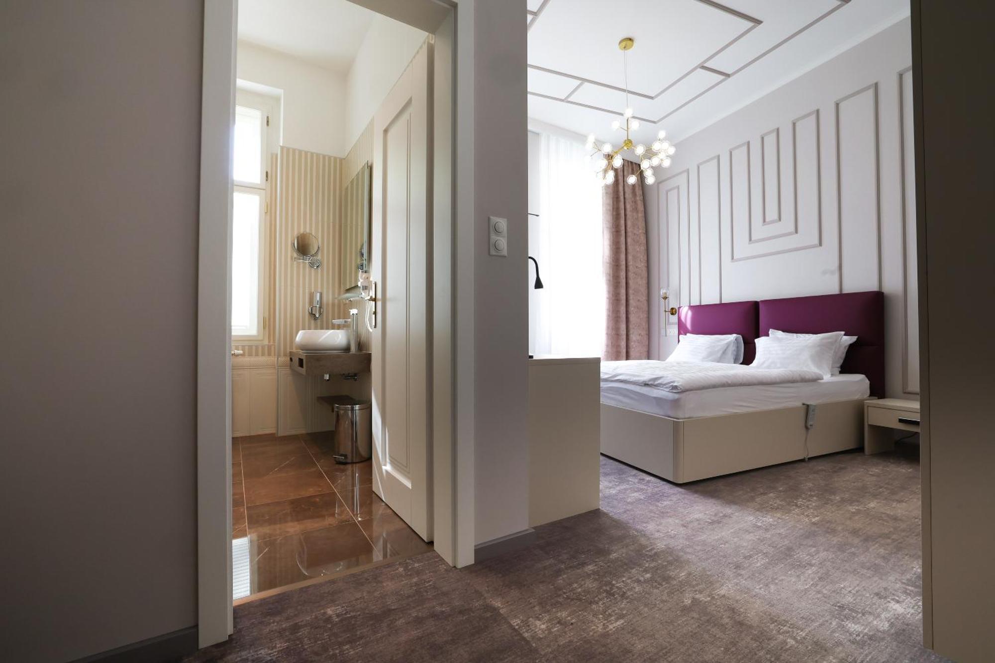 Boutique Hotel Ambiente ****+ Karlsbad Eksteriør billede
