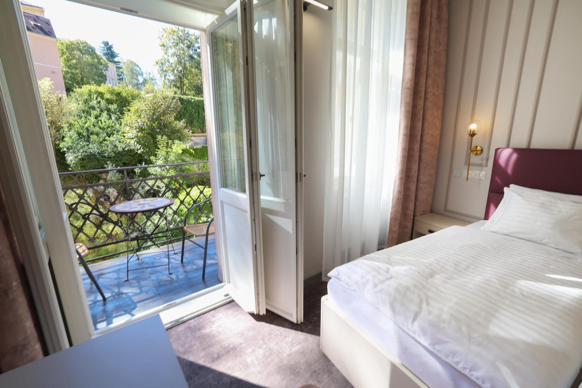 Boutique Hotel Ambiente ****+ Karlsbad Eksteriør billede