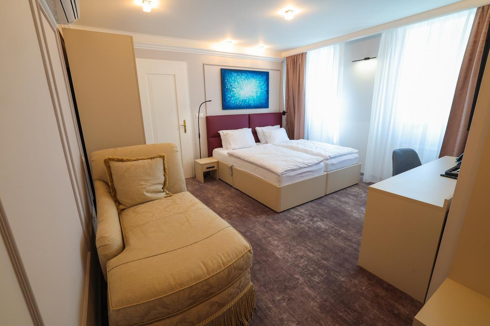 Boutique Hotel Ambiente ****+ Karlsbad Eksteriør billede