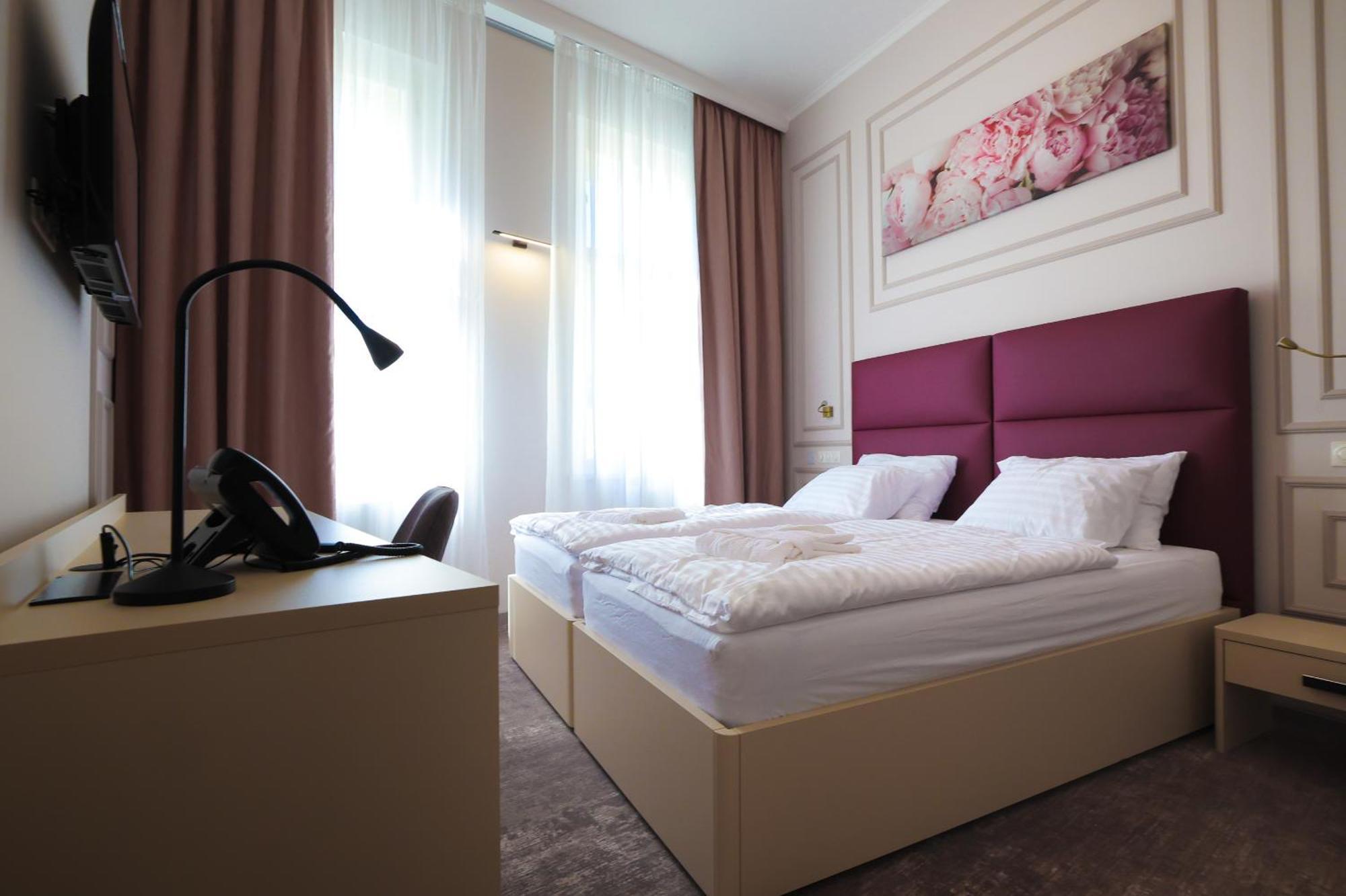Boutique Hotel Ambiente ****+ Karlsbad Eksteriør billede