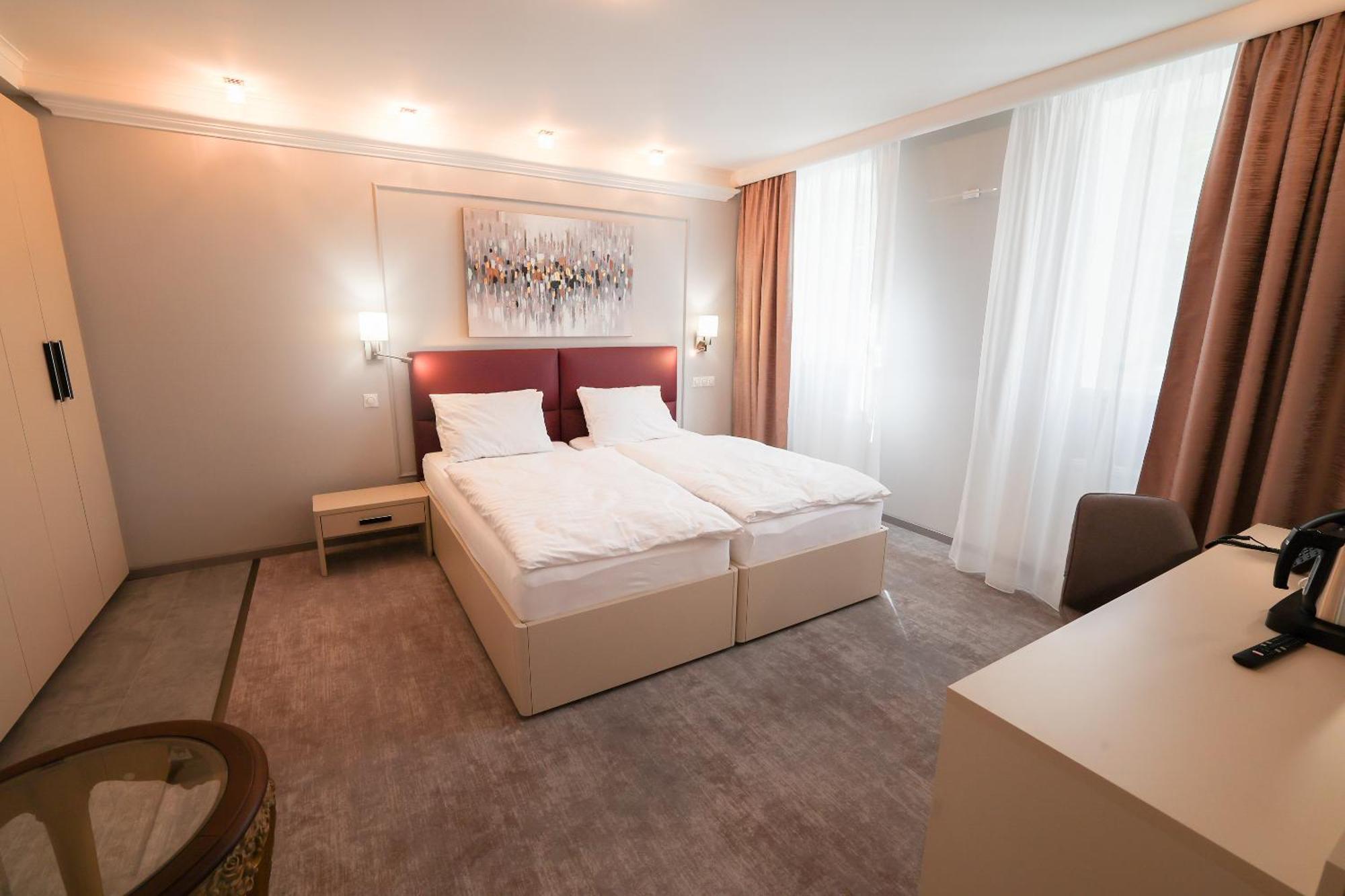 Boutique Hotel Ambiente ****+ Karlsbad Eksteriør billede