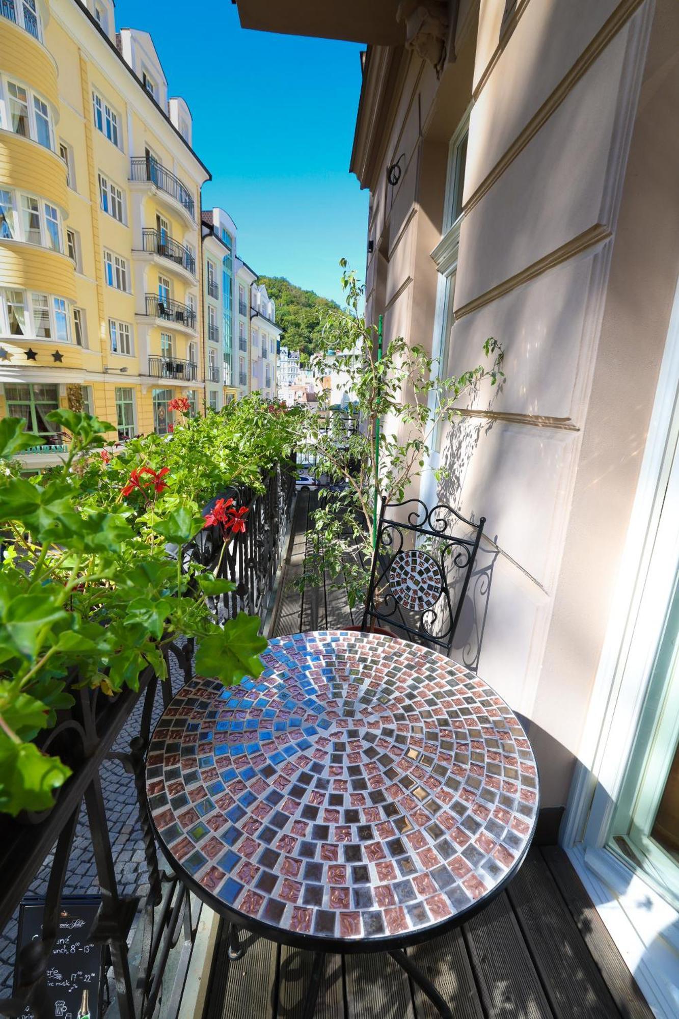 Boutique Hotel Ambiente ****+ Karlsbad Eksteriør billede